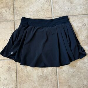 Side-pleated High Rise Lululemon Skirt Black size 8